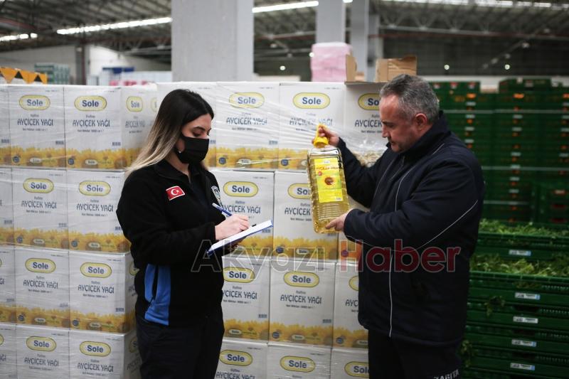 Büyükşehirden depolara ay çiçek yağı baskını