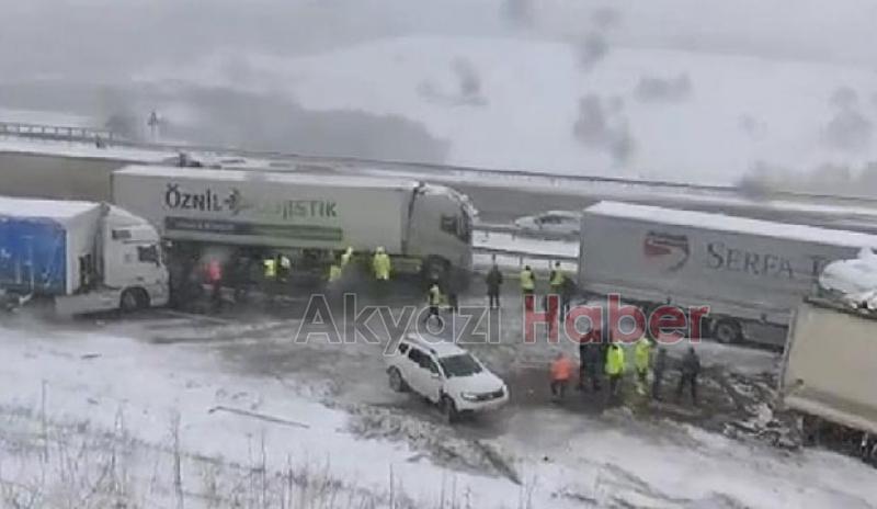 Kuzey Marmara Otoyolunda 7 araçlı kaza