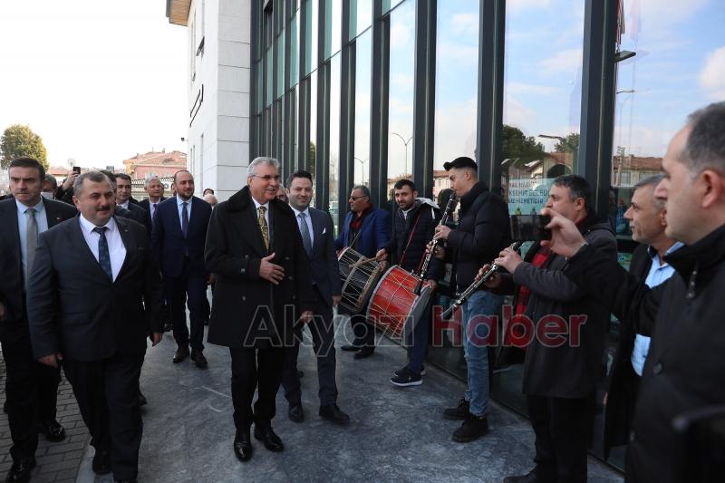 Başkan Yüce mecliste projeleri bir bir sıraladı