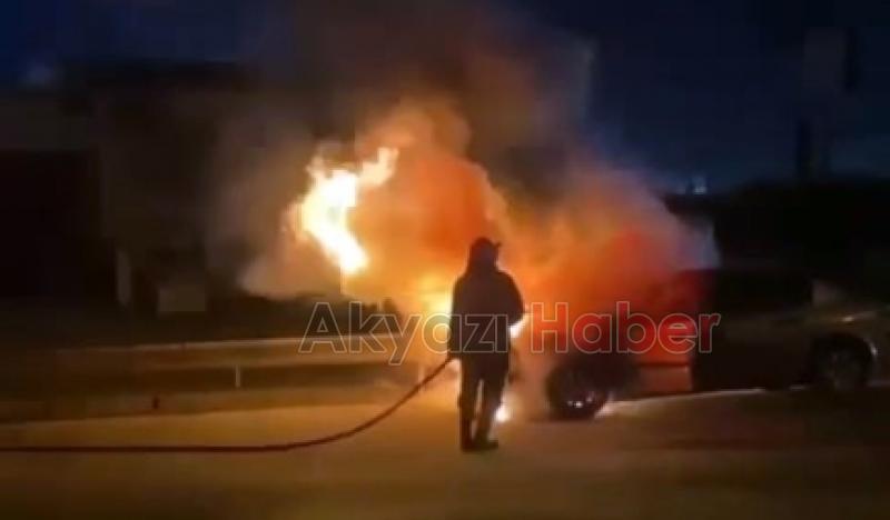 D-100'de otomobil alev alev yandı