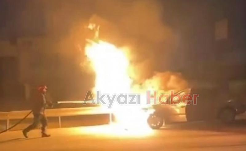 D-100'de otomobil alev alev yandı