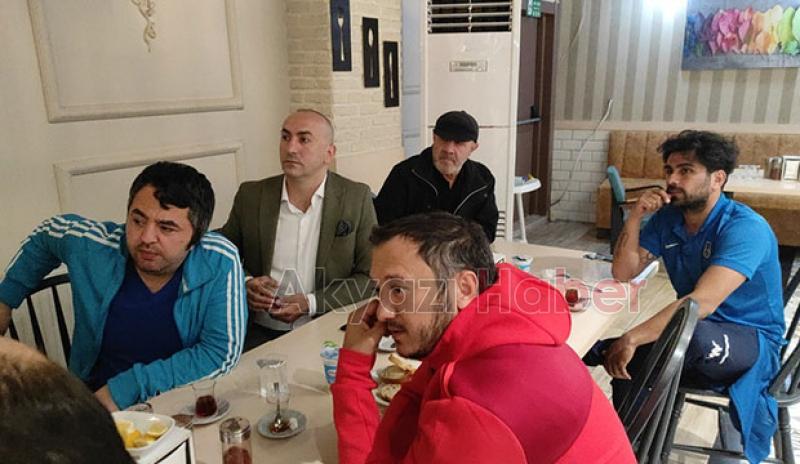 Akyazı'da spor kulüpleri yemekte buluştu
