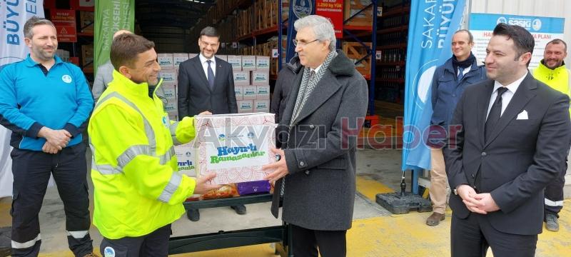 Başkan Yüce kolileri kendi eliyle teslim etti