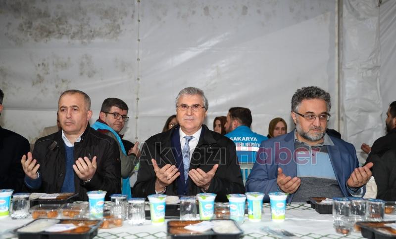 Büyükşehir bin kişiye iftar sofrası kurdu