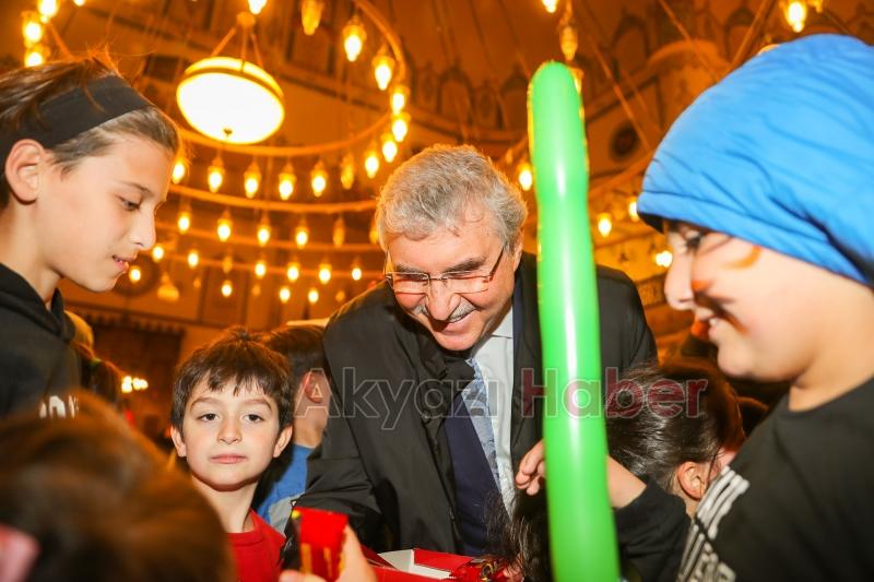 Büyükşehir bin kişiye iftar sofrası kurdu