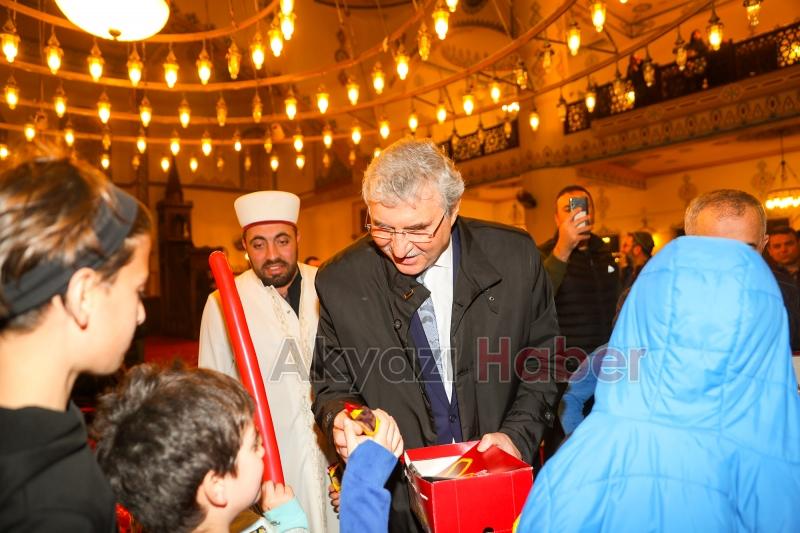 Büyükşehir bin kişiye iftar sofrası kurdu