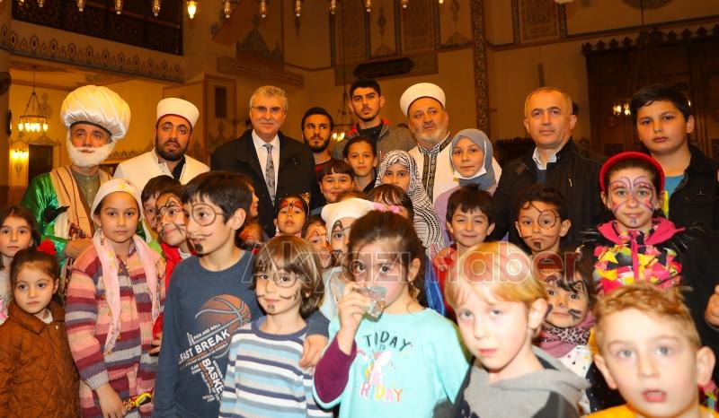 Büyükşehir bin kişiye iftar sofrası kurdu