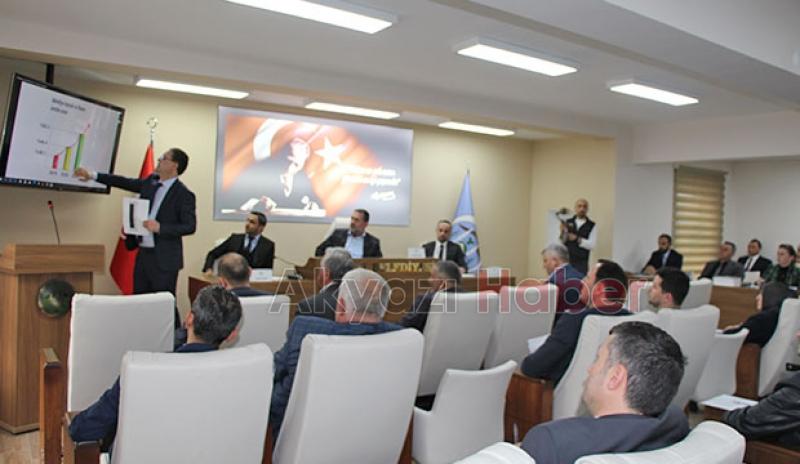 Akyazı Belediyesi Nisan ayı meclis toplantısında 3 yıllık çalışmaları değerlendirdi