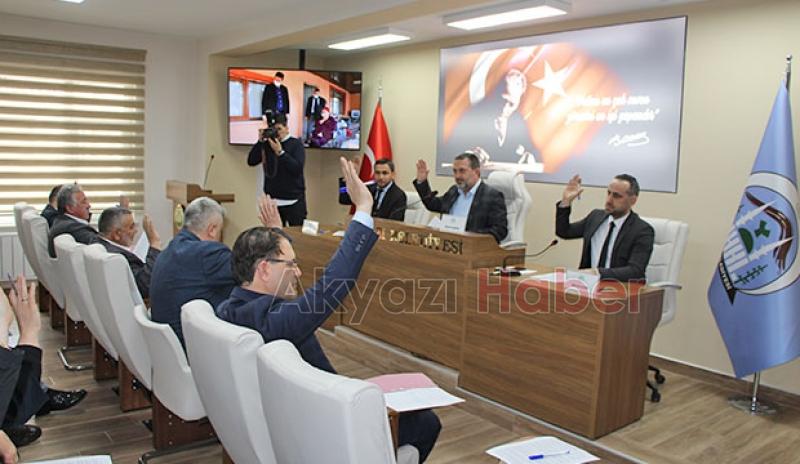 Akyazı Belediyesi Nisan ayı meclis toplantısında 3 yıllık çalışmaları değerlendirdi