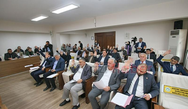 Akyazı Belediyesi Nisan ayı meclis toplantısında 3 yıllık çalışmaları değerlendirdi