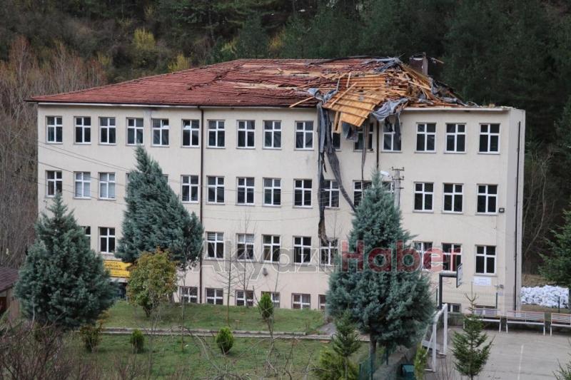 Göynük'ü hortum vurdu