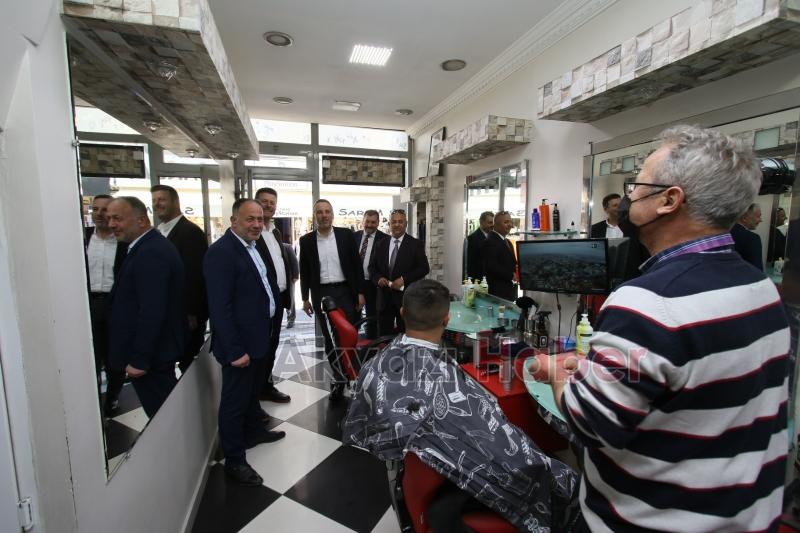 Akyazı'da esnaf ve vatandaşları ziyaret ettiler