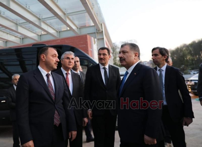 Bakan Koca, SEAH'ta iftar yaptı, hastaları ziyaret etti