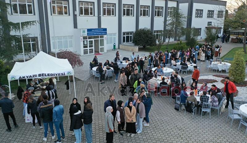 Başkan Soykan üniversite öğrencileri ile iftarda buluştu