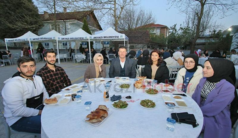Başkan Soykan üniversite öğrencileri ile iftarda buluştu