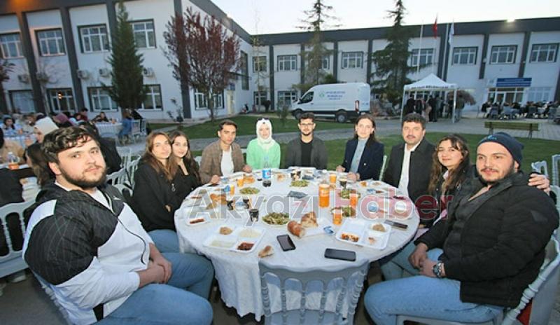 Başkan Soykan üniversite öğrencileri ile iftarda buluştu