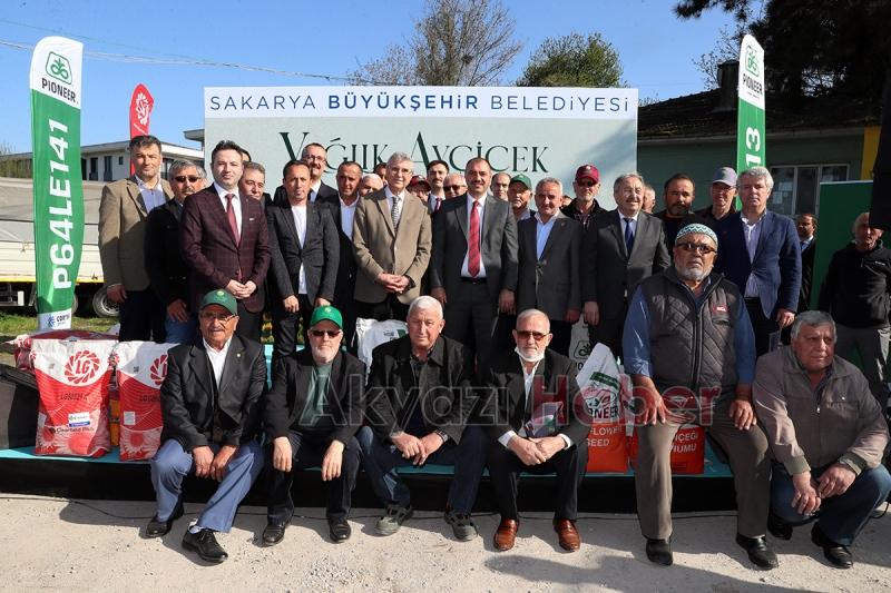 Sakaryalı çiftçilere yağlık ayçiçeği tohumu dağıtıldı