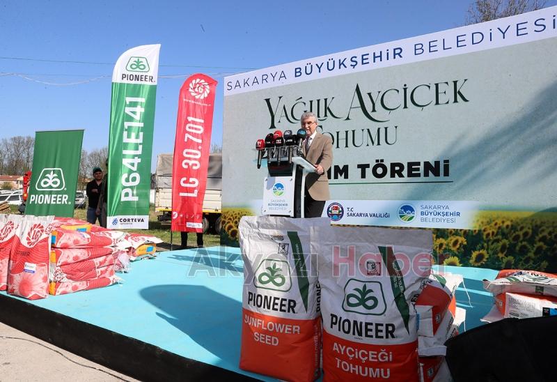 Sakaryalı çiftçilere yağlık ayçiçeği tohumu dağıtıldı