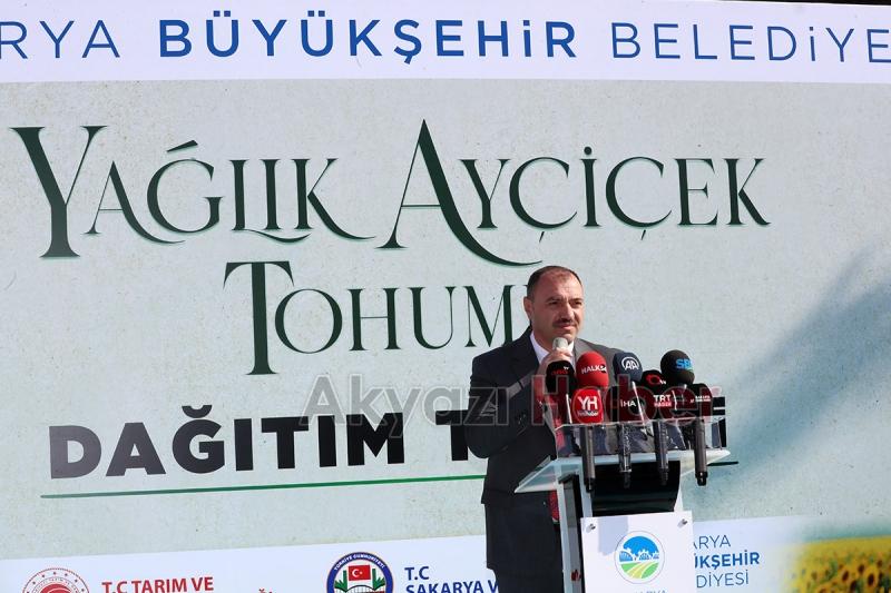 Sakaryalı çiftçilere yağlık ayçiçeği tohumu dağıtıldı