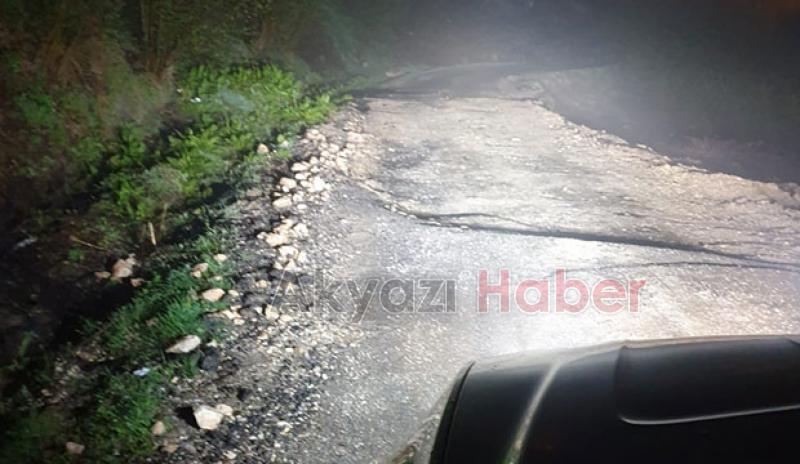 Boztepe Çatalkaya yolunda araçlar zor geçiyor