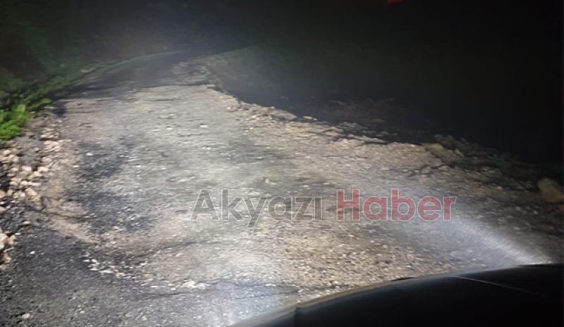Boztepe Çatalkaya yolunda araçlar zor geçiyor