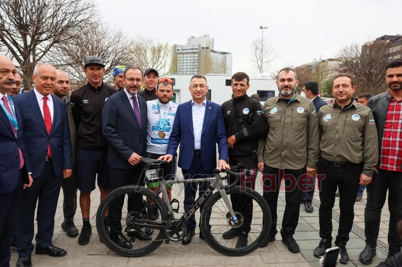 Büyükşehir’in tarihi başarısını kutladı