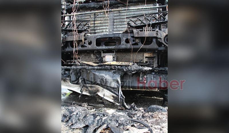 Akyazı'da tır yandı