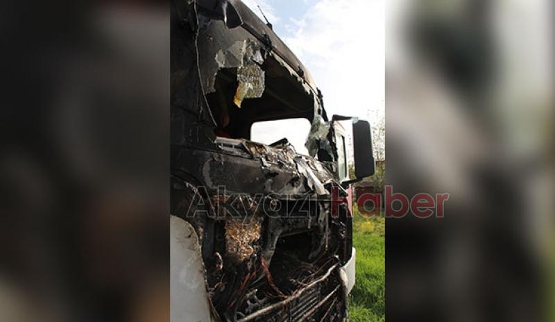 Akyazı'da tır yandı