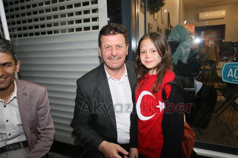 Akyazı'da çocuklar bayramı doyasıya yaşadı