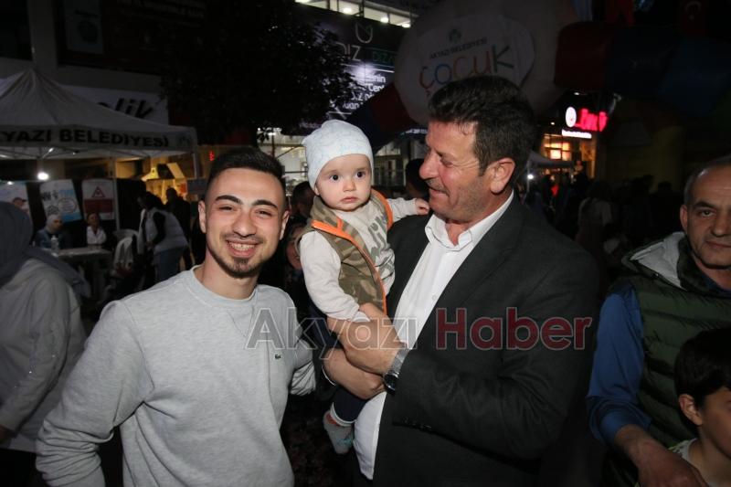 Akyazı'da çocuklar bayramı doyasıya yaşadı