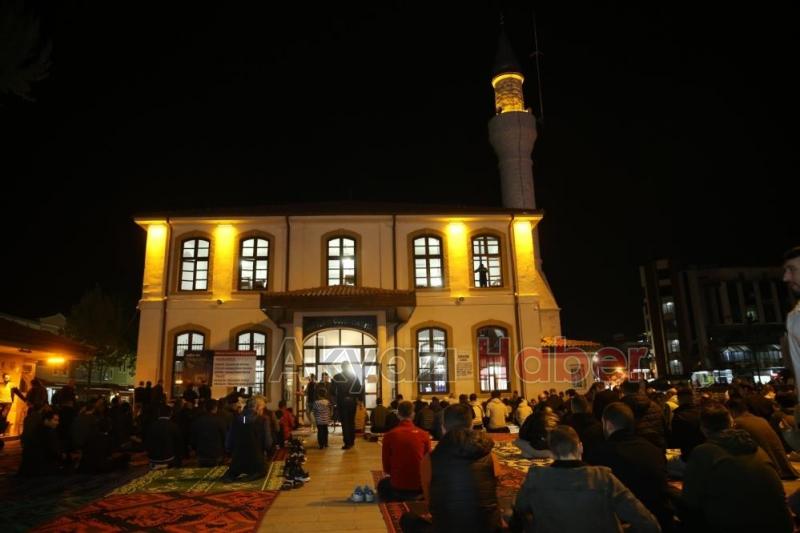 Sakal- I Şerif izdihamı