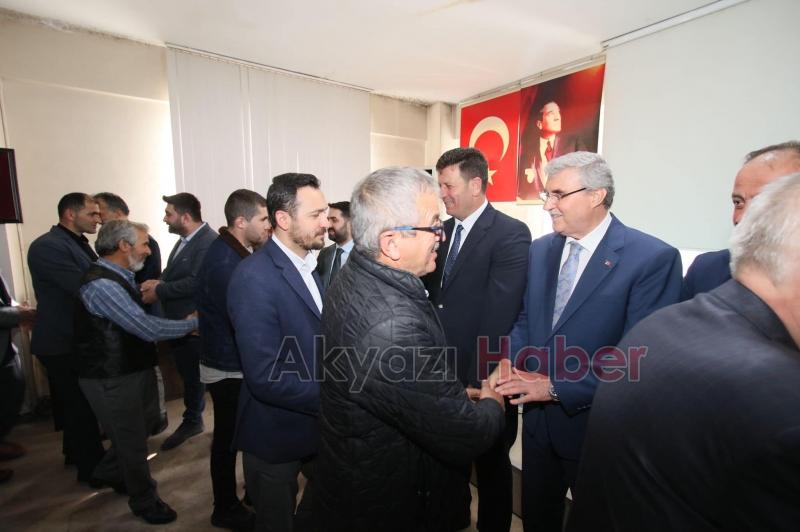 AK Parti Akyazı İlçe Teşkilatı bayramlaştı