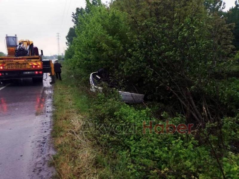 D140’da araç şarampole yuvarlandı