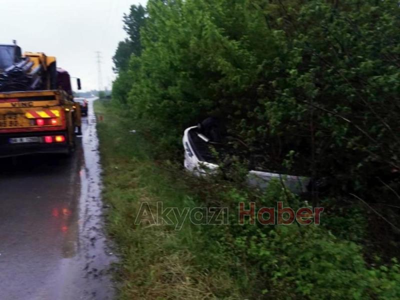 D140’da araç şarampole yuvarlandı