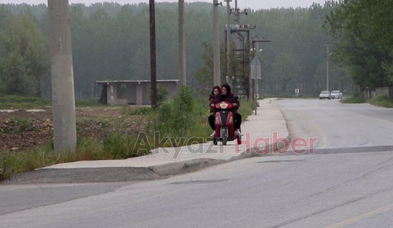 Akyazılı anne kızı için hem annelik hem babalık yapıyor