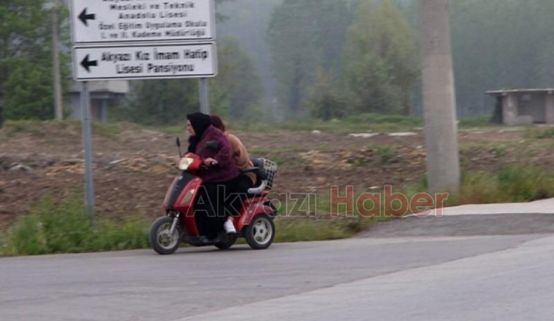 Akyazılı anne kızı için hem annelik hem babalık yapıyor