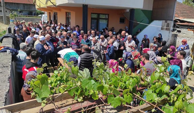  Uğur kaplan dualarla defnedildi