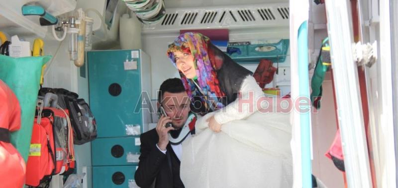 Gelin ve damat kazada yaralandı