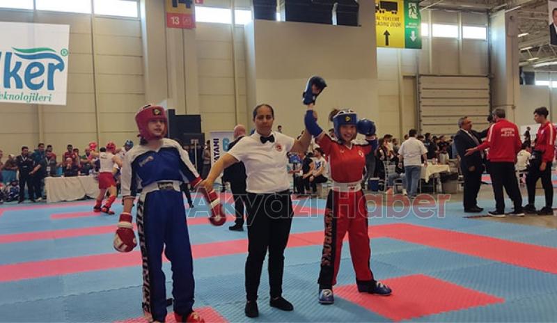 Akyazılı Kickboksçulardan 3 Dünya üçüncülüğü