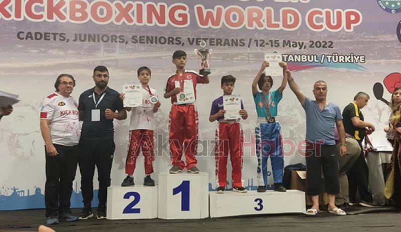 Akyazılı Kickboksçulardan 3 Dünya üçüncülüğü