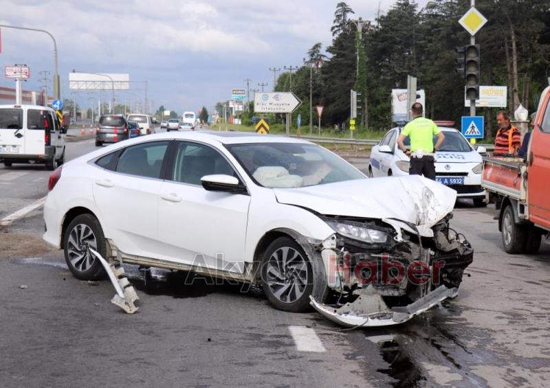 Hurdaya dönen otomobilden yara almadan kurtuldu