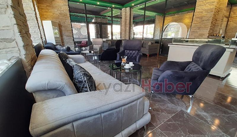 Akyazı’da modern cafelere bir yenisi daha eklendi 