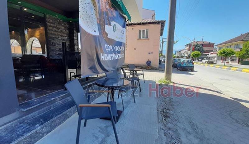 Akyazı’da modern cafelere bir yenisi daha eklendi 