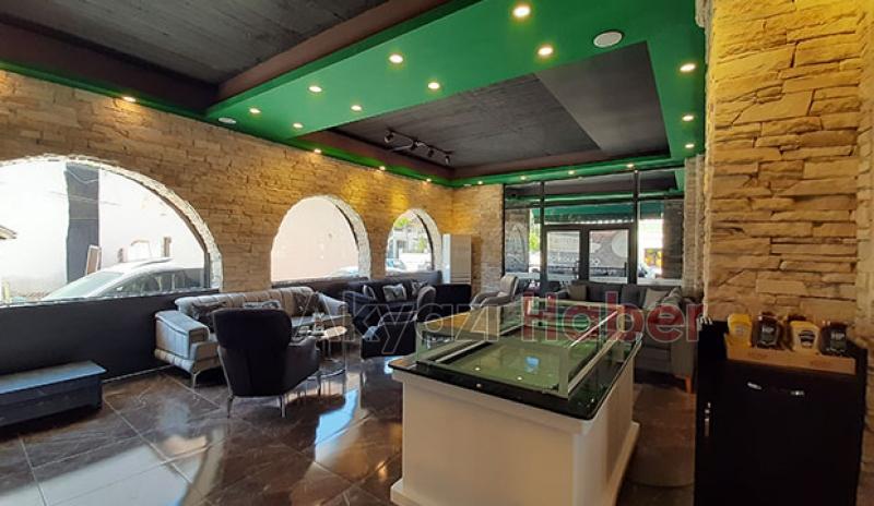 Akyazı’da modern cafelere bir yenisi daha eklendi 