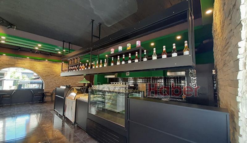Akyazı’da modern cafelere bir yenisi daha eklendi 