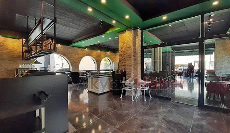 Akyazı’da modern cafelere bir yenisi daha eklendi 