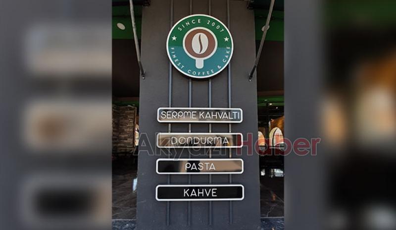 Akyazı’da modern cafelere bir yenisi daha eklendi 