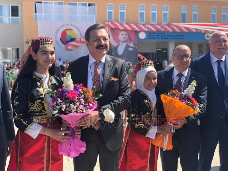 TOBB Hüsamettin Bayraktar Ortaokulu'nun açılışı yapıldı