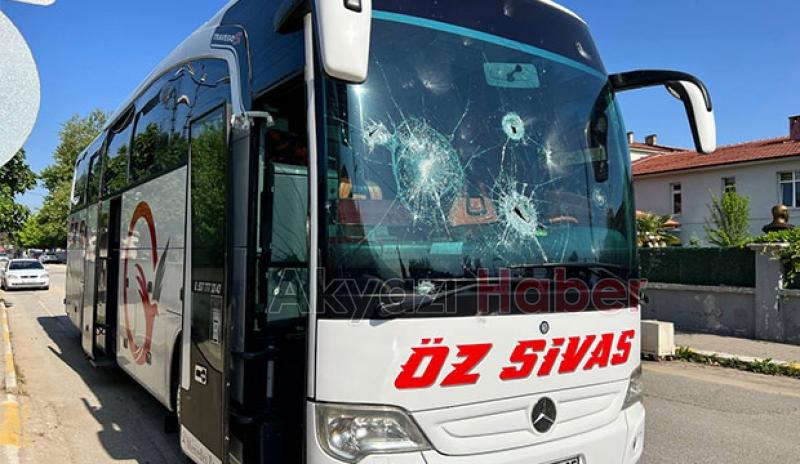 Taraftarlar otobanı savaş alanına çevirdi