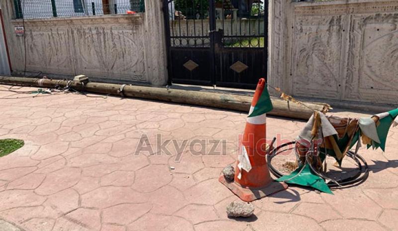  Direk devrildi internetsiz kaldılar